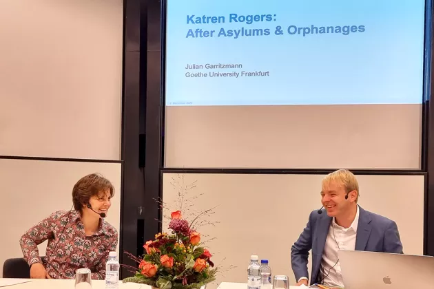 Katren Rogers och Professor Julian Garritzmann during dissertation  2 December 2022.