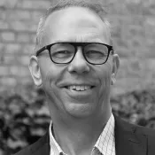 Black and white portraite picture of Rikard Bengtsson. Photo: Björn Frostner.