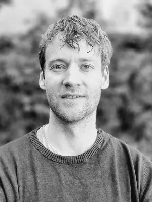 Alexander Ryan, black/white photo.