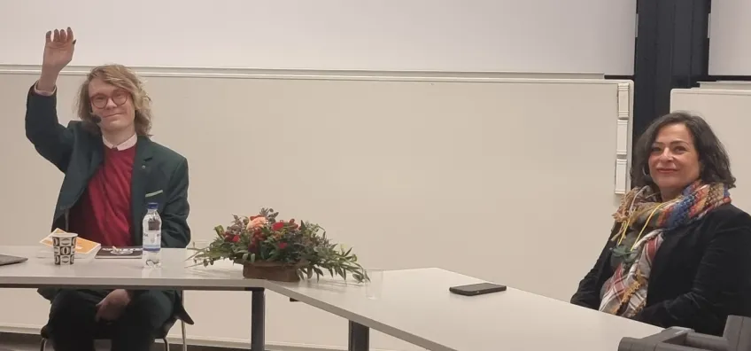 Joel Abdelmoez och fakultetsopponent professor Laleh Khalili, University of Exeter.